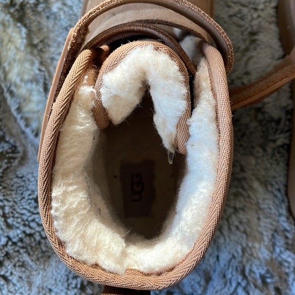 Womens UGG® Neumel Platform Bootie - Chestnut size 11 - Picture 15 of 15